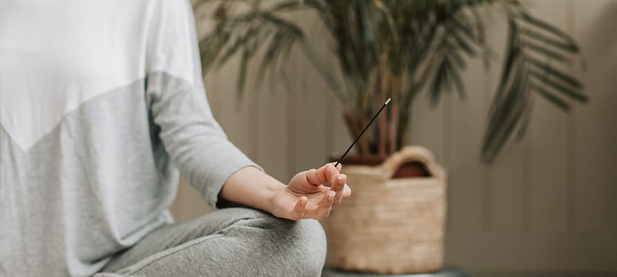 How to Meditate With Incense Sticks